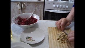 САЛАТ СО СВЕКЛОЙ, ЧЕРНОСЛИВОМ И ОРЕХАМИ. Салат со свёклой.