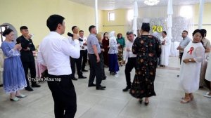 Мирланбек Давлатов Класташтарым 20 жылдык жолугушуу Шарап Токсонов орто мектеби.