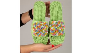 Цветочный декор на тапочки