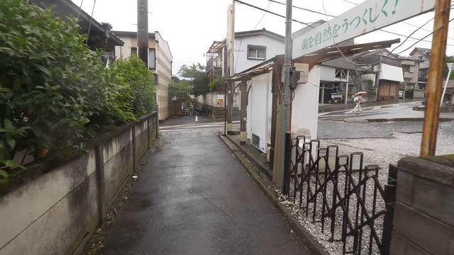 4K・ Прогулка по дождливому городу Мидзухо по тропе Clannad смотреть онлайн