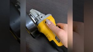 Болгарки на аккумуляторе от Dewalt. 406 и 405 модель.