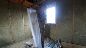 Утепление стен второго этажа каменной ватой. Каркасная баня своими руками часть 8.