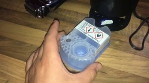 How to replace a cleaning cartridge of a Braun Series 9 clean & charge station cartridge replacemen