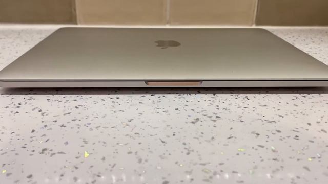 MacBook Pro 13inch 2020 Model Unboxing - ADAM PEARSON смотреть онлайн