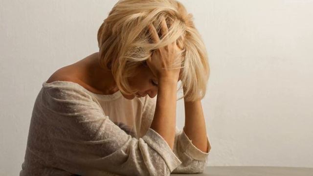 Отец по 2-3 месяца не приезжает, живет с любовницей и возвращается #историиизжизни смотреть онлайн