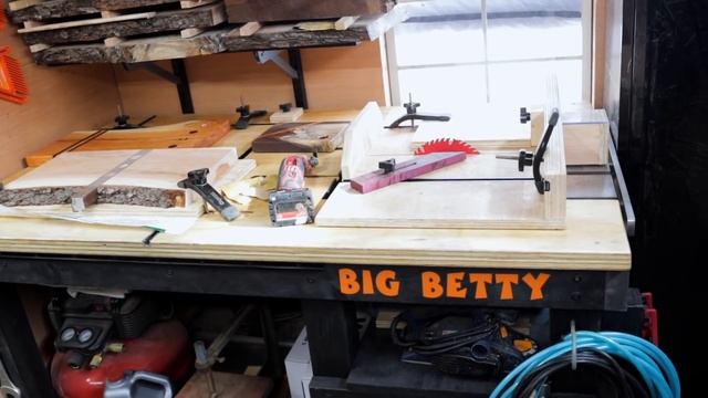 12x14 Shed made into Dream workshop!! смотреть онлайн