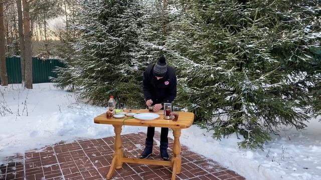 Нежная курочка, в глазури с кунжутом на костре! смотреть онлайн