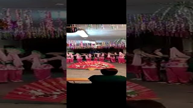 танец на новогоднем утреннике смотреть онлайн