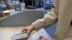 ПОДАРИЛ iPHONE ПОДПИСЧИКУ В РЕАЛЬНОЙ ЖИЗНИ!