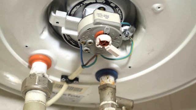 Бойлер Ariston. Чистка от накипи своими руками с соблюдением техники безопасности! смотреть онлайн