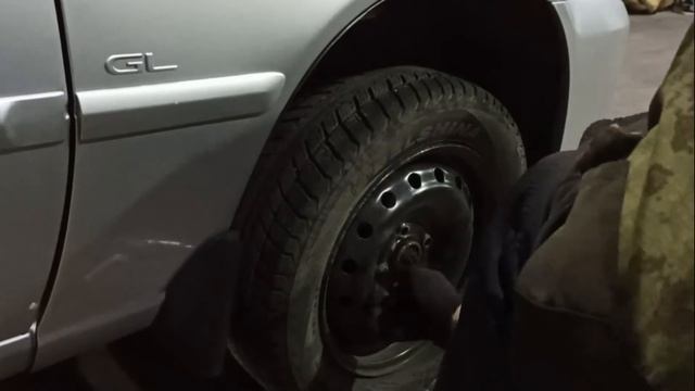 Замена колес в сборе или почему лучше менять колеса в Автосервисе Европа. Мастер-Механик Станислав