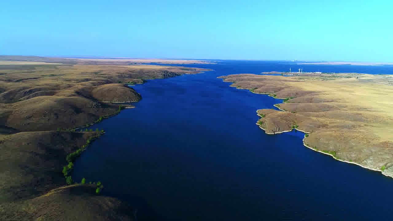 Ириклинское водохранилище оренбургская область сейчас. Ириклинское водохранилище Оренбургская. Река Урал Ириклинское водохранилище.