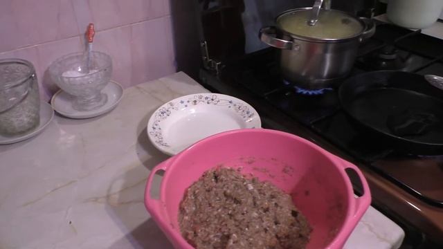 Котлеты из свиного фарша с грибами.  Ваша семья будет в восторге от этого блюда!