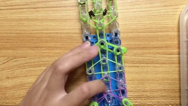 How to make a loom band hulk charm ? смотреть онлайн