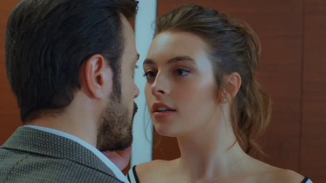 Melis sezen sadakatsiz dizisi frikikleri ve öpüşme sahneleri смотреть онлайн