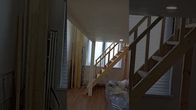 Второй ярус в комнате. Лестница классическая эконом на стену. смотреть онлайн