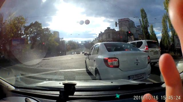 Поляризационный фильтр на видеорегистраторе Xiaomi YI Car DVR смотреть онлайн