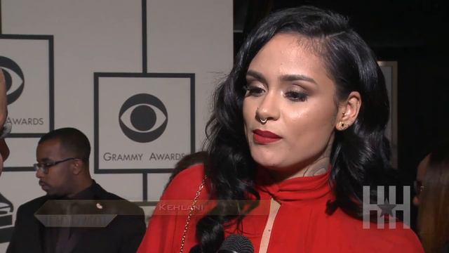 Kendrick Lamar Gives Powerful Grammys Performance, Wins 5 Awards смотреть онлайн