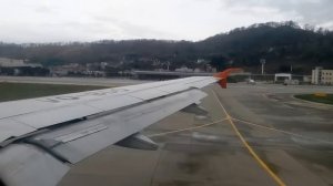 Взлёт из аэропорта Сочи. AirBus A320 ГТК Россия