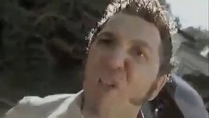 Ублюдок,мать твою,а ну иди сюда