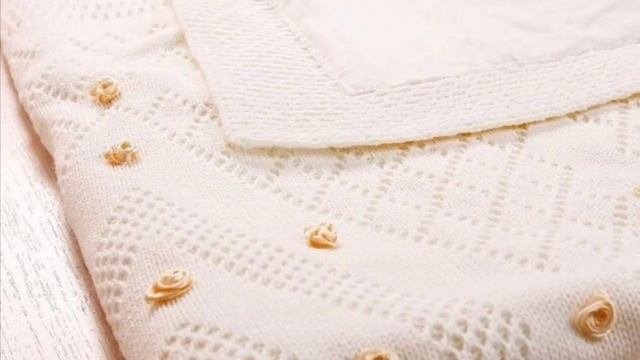 Вязаные детские пледы для летней выписки