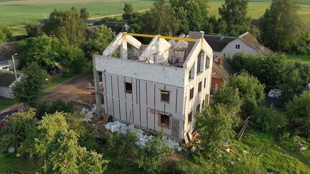 Сделали вентшахту и смонтировали двутавр, блестит красавчик :) смотреть онлайн