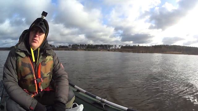 За Щукой и Судаком перед нерестом! Дикий ветер не даёт поплавать! Кружки опять выручили! смотреть онлайн