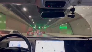 Xpeng G9 NGP through the long tunnel in Shanghai, full video