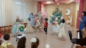 Новогодний танец Ёлочных игрушек. "Марш ёлочных игрушек". Старшая группа