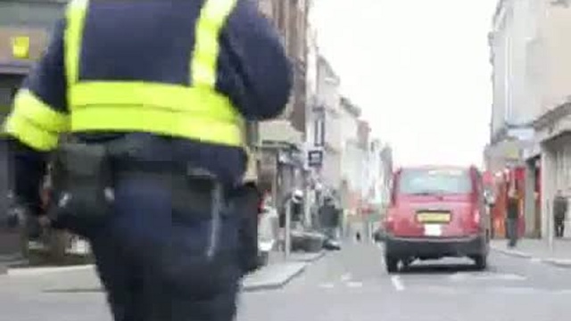 Русская бабуля в Англии отметелила грабителей / www.kengarags.ru смотреть онлайн