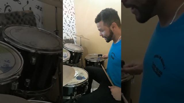 Dica 8 de bateria - bumbo junto com chimbal - Aula de Bateria