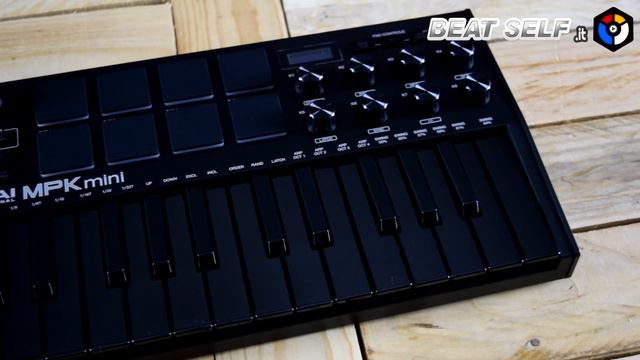 AKAI MPK Mini MK3 - Unboxing смотреть онлайн