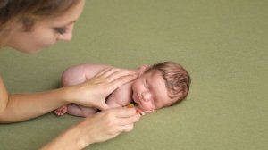 Как уложить и сфотографировать новорожденного..Урок для фотографов как фотографировать новорожденны