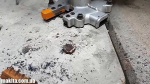Аккумуляторный резак для арматуры Makita DSC250RT