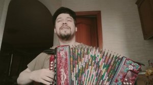 Обломал немало веток, наломал немало дров. Гармонь