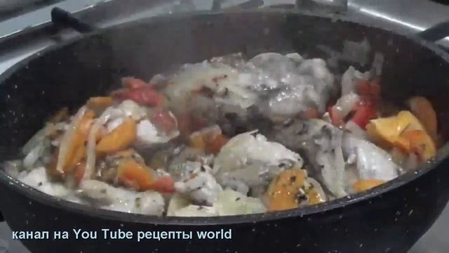 Татарские макароны с мясом, тушёные в овощном соусе на сковороде