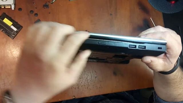 Как разобрать ноутбук Samsung NP300V5A смотреть онлайн