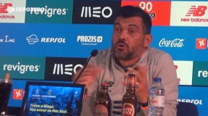 Sérgio Conceição compara José Sá com Mile Svilar