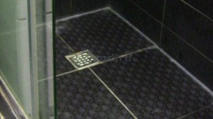 Затирка для душевой кабины поддона из плитки, керамогранита и мозаики какую выбрать? Виды затирок.