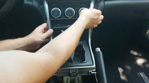 Как снять центральную консоль Mazda 6 2008 г.