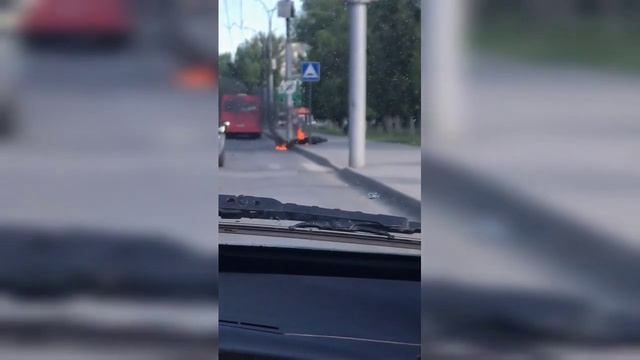 В Саратове на глазах у байкера сгорел мотоцикл смотреть онлайн