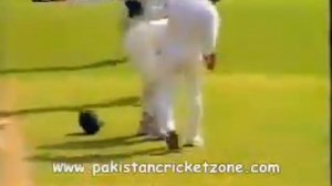 Shoaib Akhtar Smashes open Gary Kirstens Head.mp4