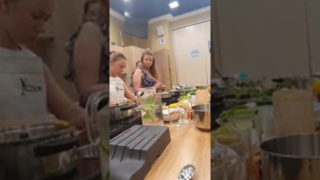 ЭТО САМЫЙ ВКУСНЫЙ УЖИН I ХУМУС, САЛАТ С ОВОЩАМИ, ДЕСЕРТ, СМУЗИ! Как приготовить вкусный ужин? смотреть онлайн