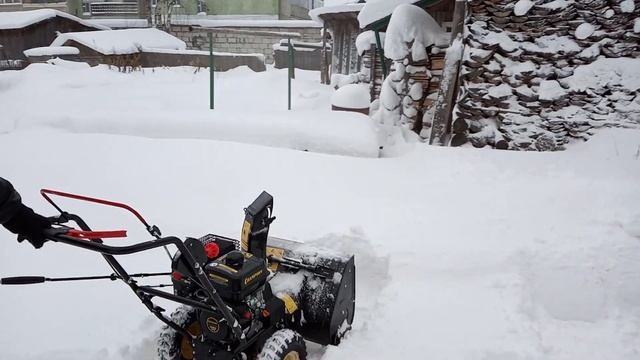 Снегоуборщик Champion "ST556" -Машина снегоуборочная смотреть онлайн