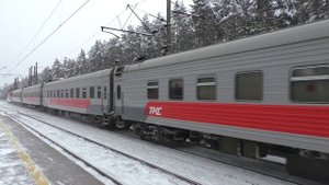 ЭП1М-712 с пассажирским поездом Москва - Казань