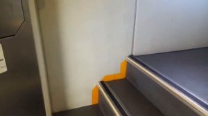 Смотрим двух этажный сидячий пассажирский вагон