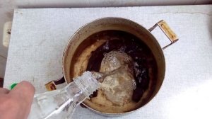 Чистим подкову уксусом после Кока-колы