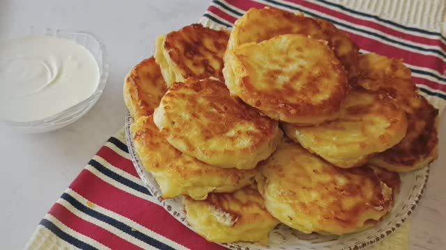 Оладьи на йогурте с сыром