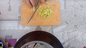 Avg'on qozonda mazzali ovqat tayyorlash.