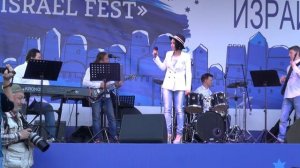 Поёт Алла Рид